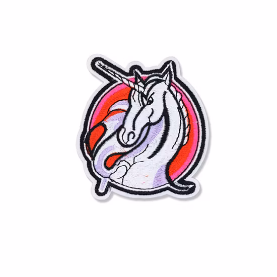 人気のクリエイティブデザイン漫画動物ユニコーンアイロン刺繍パッチ